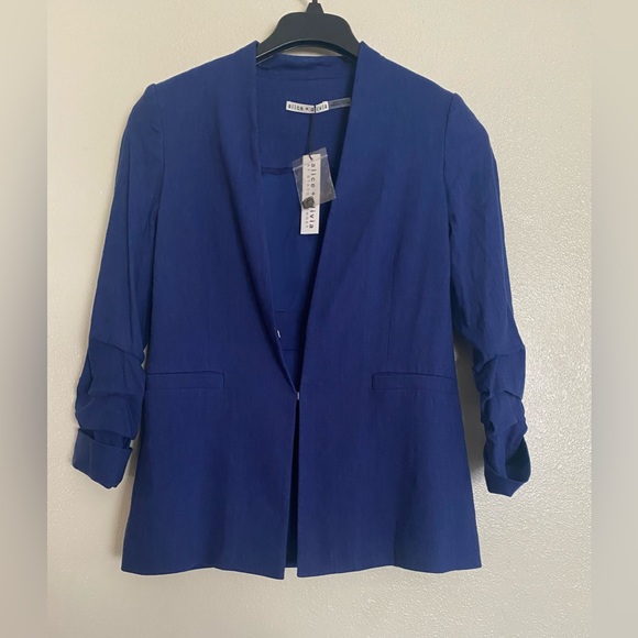 Alice + Olivia - Wome’s Blazer- Style: CC004404206 - Col: G430 Azure Size: 4. - Picture 3 of 7